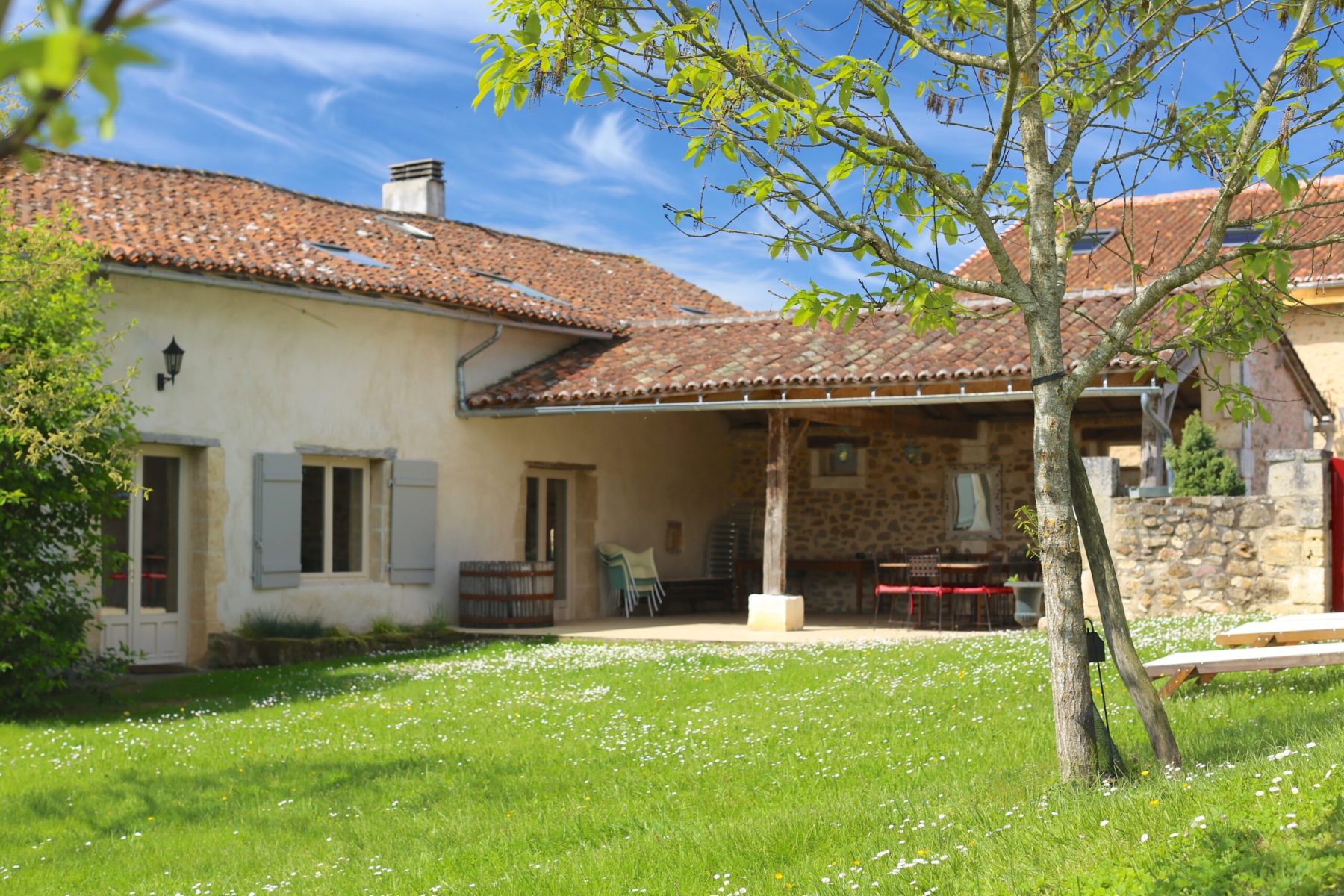 Montagenet - Vue extérieure du gîte Orchidée 2/