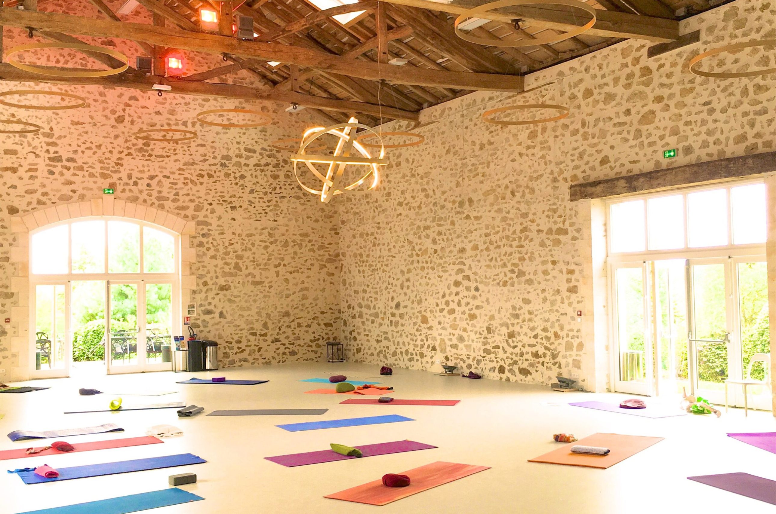 Montagenet - Grande Salle - Stage de yoga